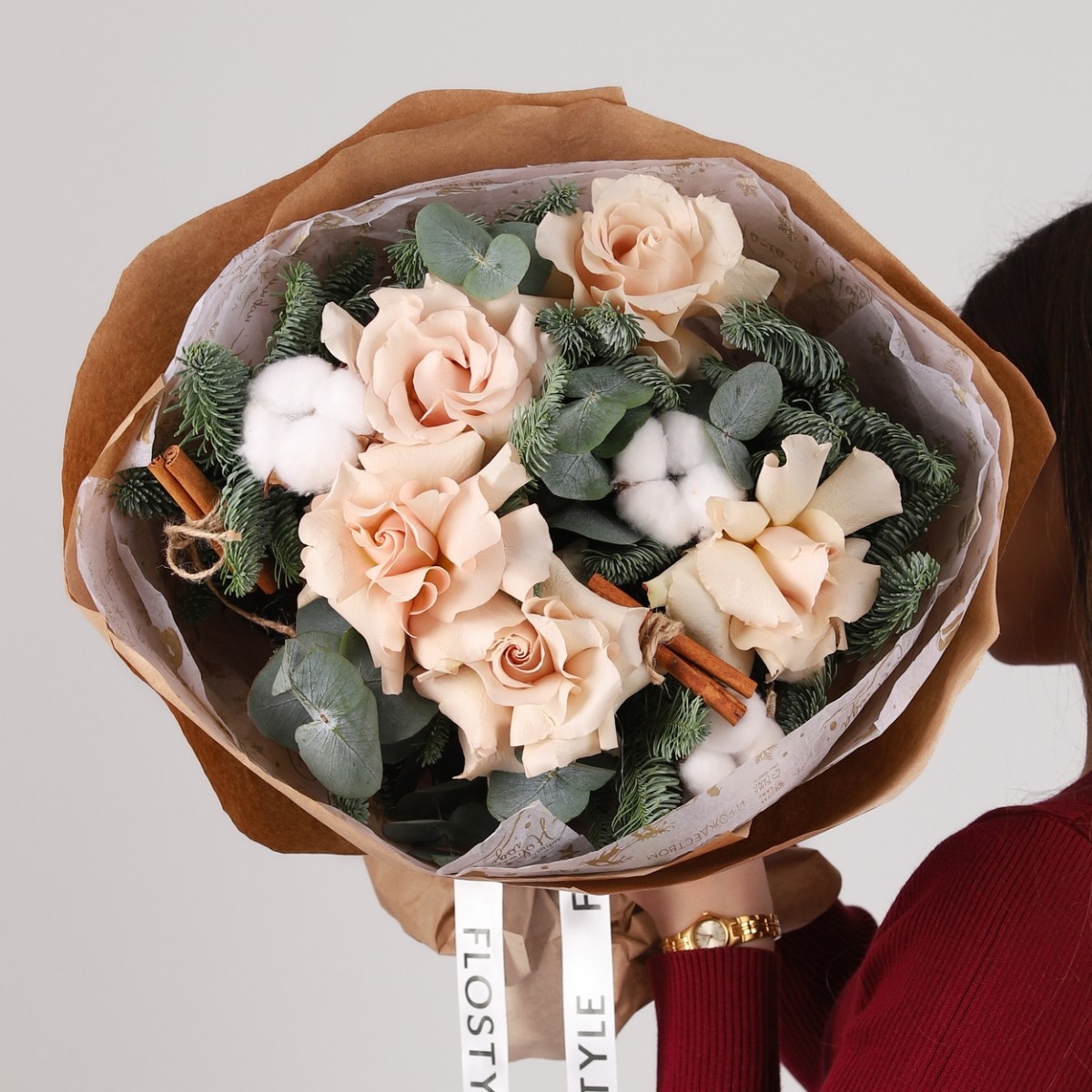 Авторский зимний букет с французскими розами 